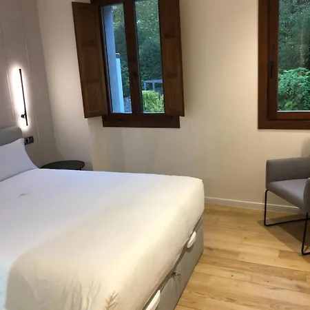 Luxury With Jacuzzi Σαντιάγο ντε Κομποστέλα