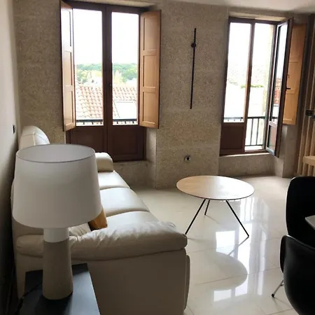 Luxury With Jacuzzi Apartmán *