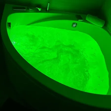 Luxury With Jacuzzi Apartamento *