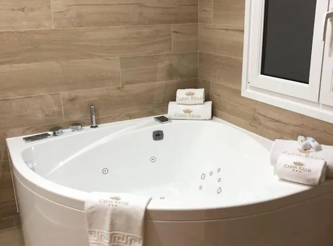 Luxury With Jacuzzi サンティアゴ・デ・コンポステーラ