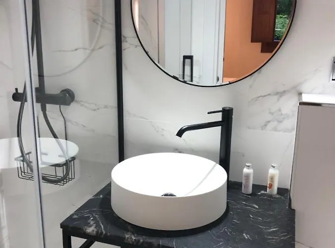 Luxury With Jacuzzi Σαντιάγο ντε Κομποστέλα