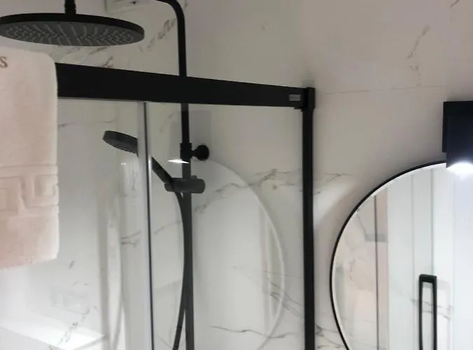 アパート Luxury With Jacuzzi サンティアゴ・デ・コンポステーラ