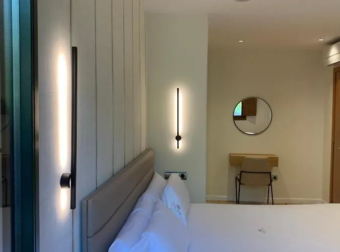 Luxury With Jacuzzi サンティアゴ・デ・コンポステーラ