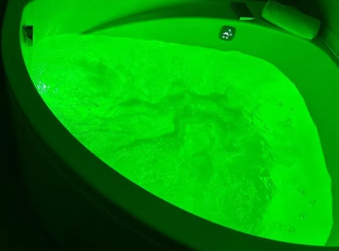 Luxury With Jacuzzi アパート *